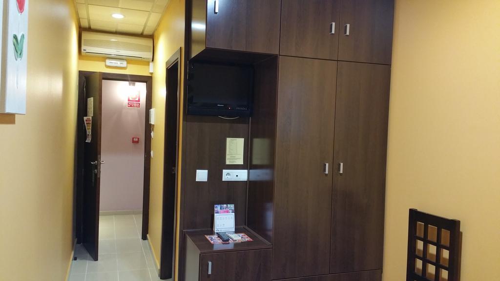 Hotel Leon La Palma Del Condado Phòng bức ảnh