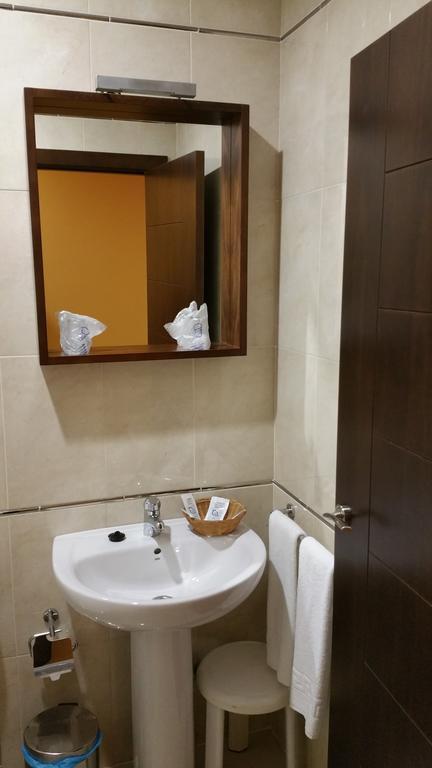 Hotel Leon La Palma Del Condado Phòng bức ảnh