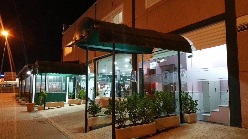Hotel Leon La Palma Del Condado Ngoại thất bức ảnh